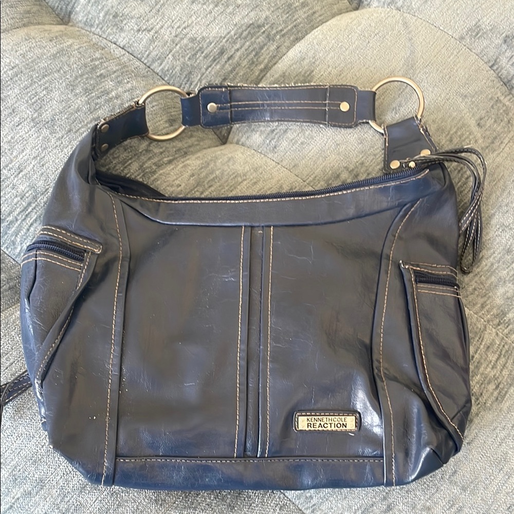 Kenneth Cole Reaction Blue Shoulder Bag with Sleek Design